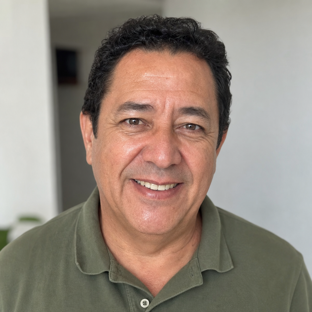Luis F.